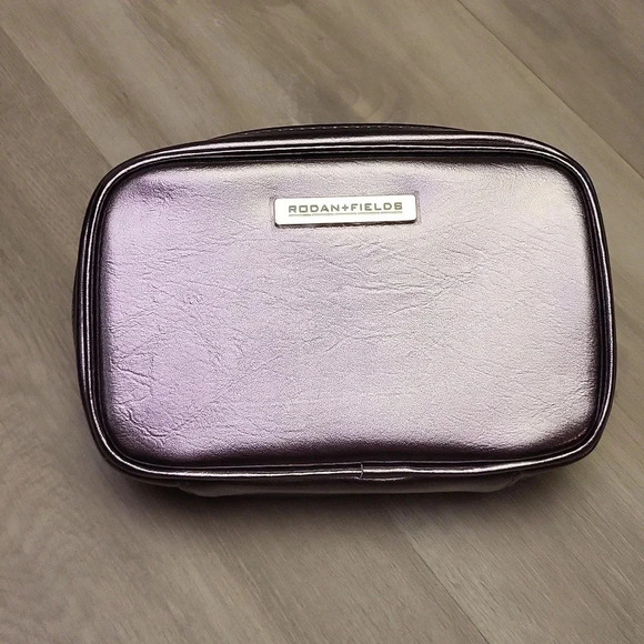 Rodan +‎ Fields Metallic Purple Zippered Makeup Case with Mirror - Picture 1 of 6